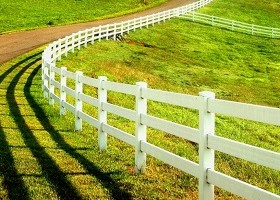 5 Rail horse fence